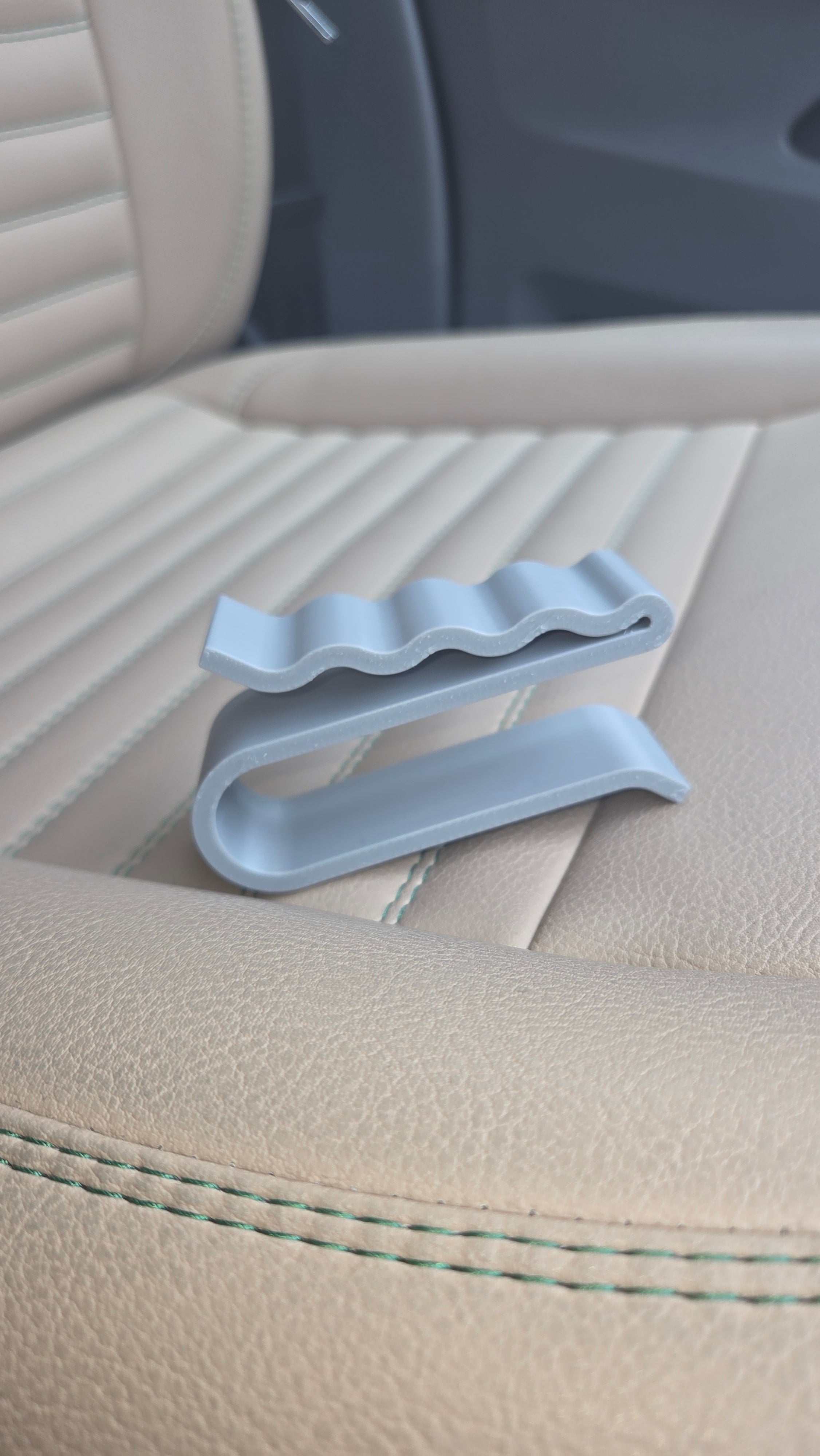 Sunglasses visor clip